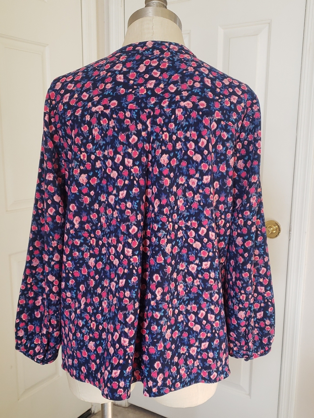 J.Crew Navy Pink Floral Split V-Neck Crepe Blouse Balloon Sleeve Size S - Picture 5 of 12